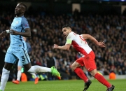 -包含摩纳哥客场胜奥赛，豪取三分的词条