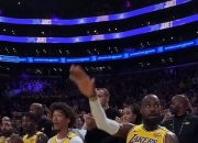 金年会体育-詹姆斯首秀主场，独揽五十分大胜！