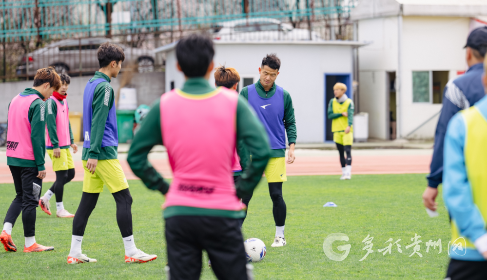 球队备战新赛季，积极备战提高竞技水平
