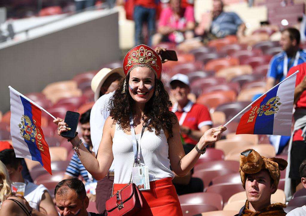 包含俄罗斯失意德国统领反超小组伊斯滕盖利拿下进球的词条