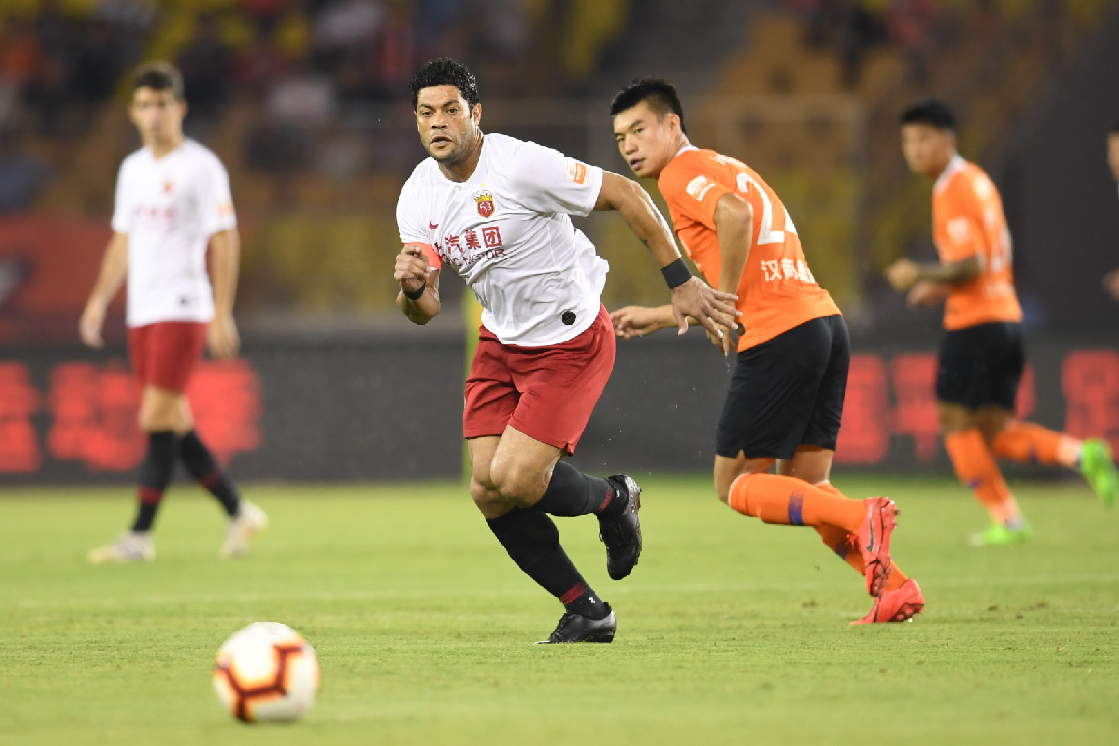 上海上港客场战胜武汉卓尔,继续领跑积分榜的简单介绍 上海上港客场战胜武汉卓尔,继续领跑积分榜的简单介绍