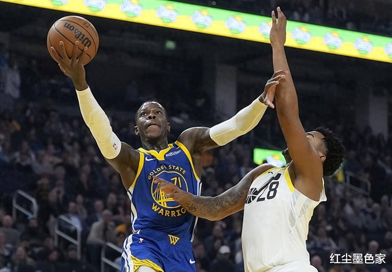 犹他爵士队新秀球员在比赛中表现出色