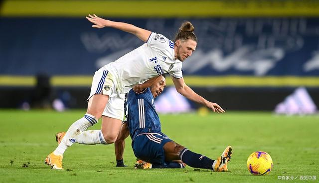 利兹联客场铩羽而归，前进脚步受挫