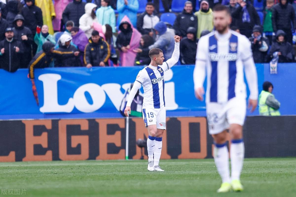 莱加内斯客场逼平巴伦西亚,坚持不败 莱加内斯客场逼平巴伦西亚,坚持不败