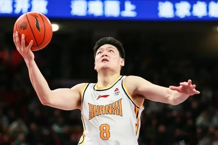 包含昂热主场遭遇挑战，经验丰富球员发挥关键作用的词条