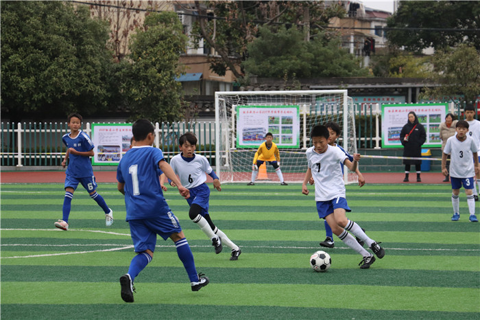 激情四射的足球比赛,赛场燃情火热势不可挡的简单介绍 激情四射的足球比赛,赛场燃情火热势不可挡的简单介绍