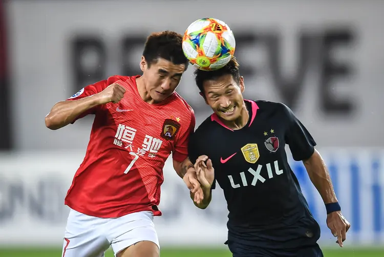 恒大球员表现出色,全队配合默契 恒大球员表现出色,全队配合默契