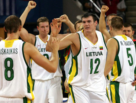 劲爆比赛中一支球队成功逆袭,惊艳全场 劲爆比赛中一支球队成功逆袭,惊艳全场