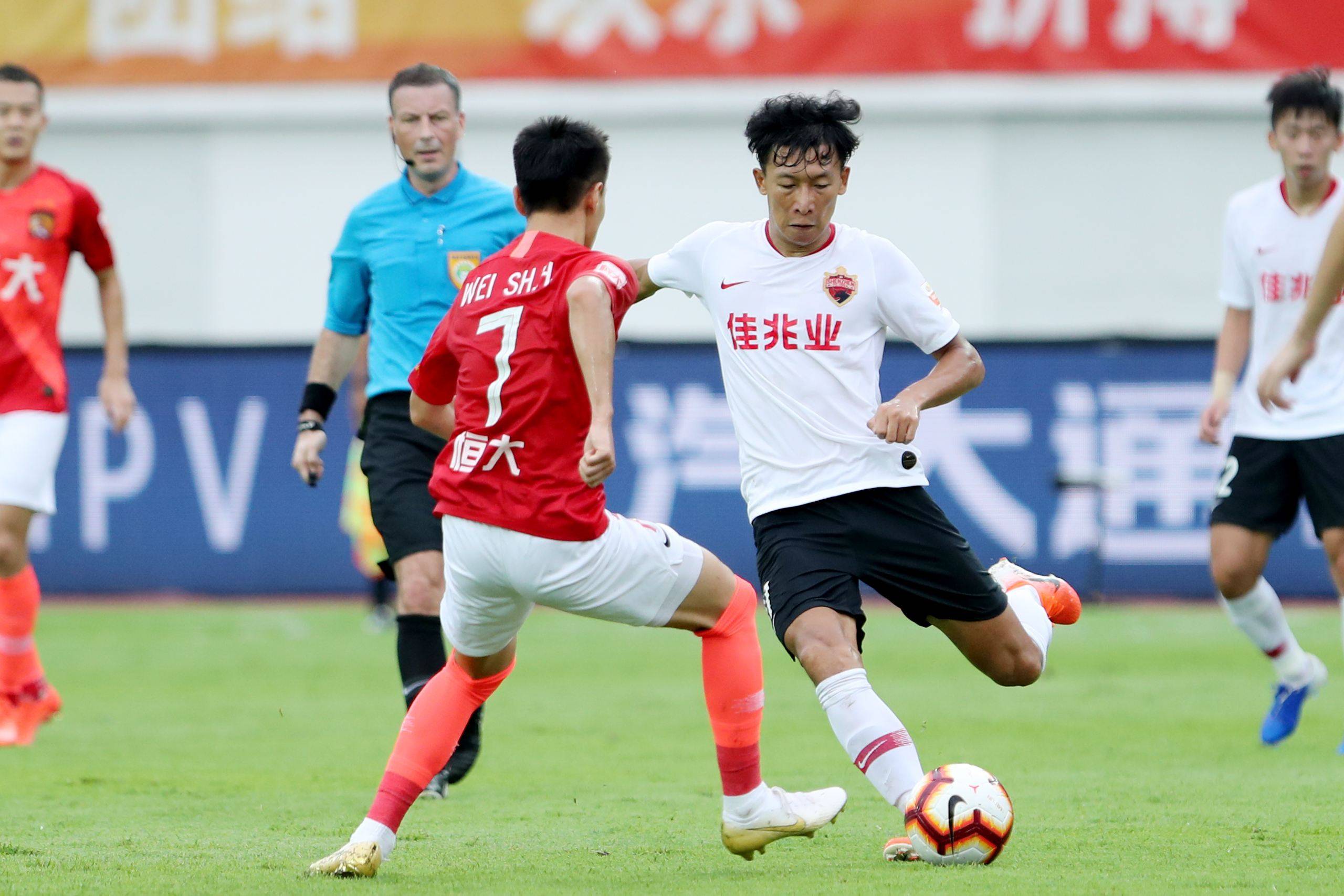 包含广州恒大主场豪取胜利,聚精会神的词条 包含广州恒大主场豪取胜利,聚精会神的词条