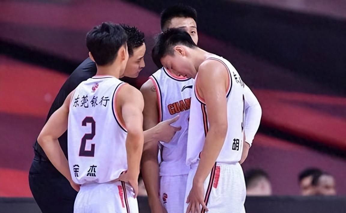 江苏男篮客场苦战,不敌山西队 江苏男篮客场苦战,不敌山西队