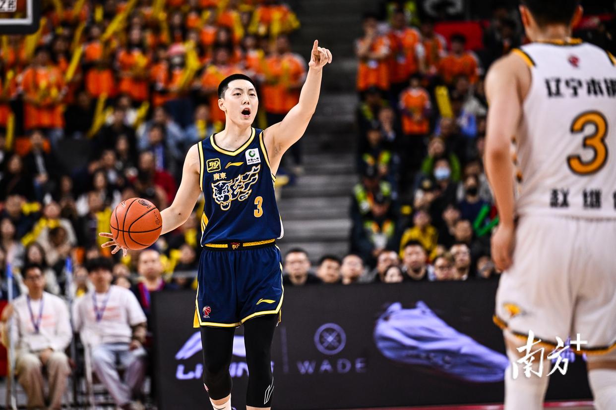 黑龙江男篮客场奋勇争胜，关键球员挺身而出的简单介绍
