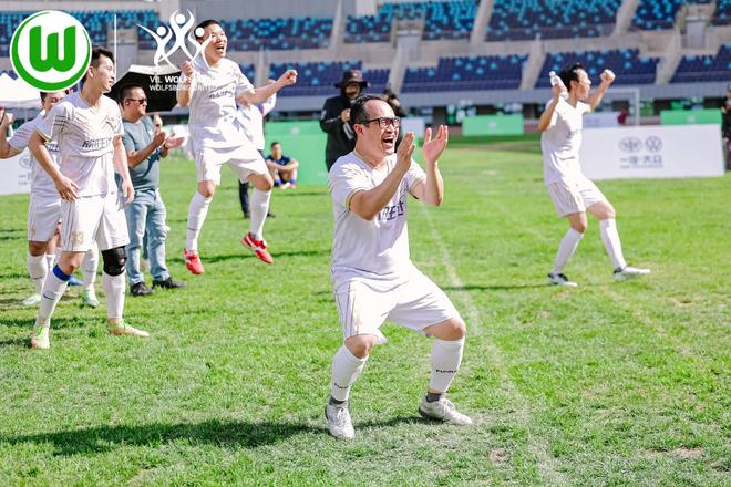 包含沃尔夫斯堡队勇夺冠军,精彩比赛赢得掌声的词条 包含沃尔夫斯堡队勇夺冠军,精彩比赛赢得掌声的词条