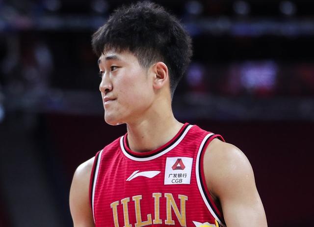 贵州男篮豪取四连胜，成为赛场黑马