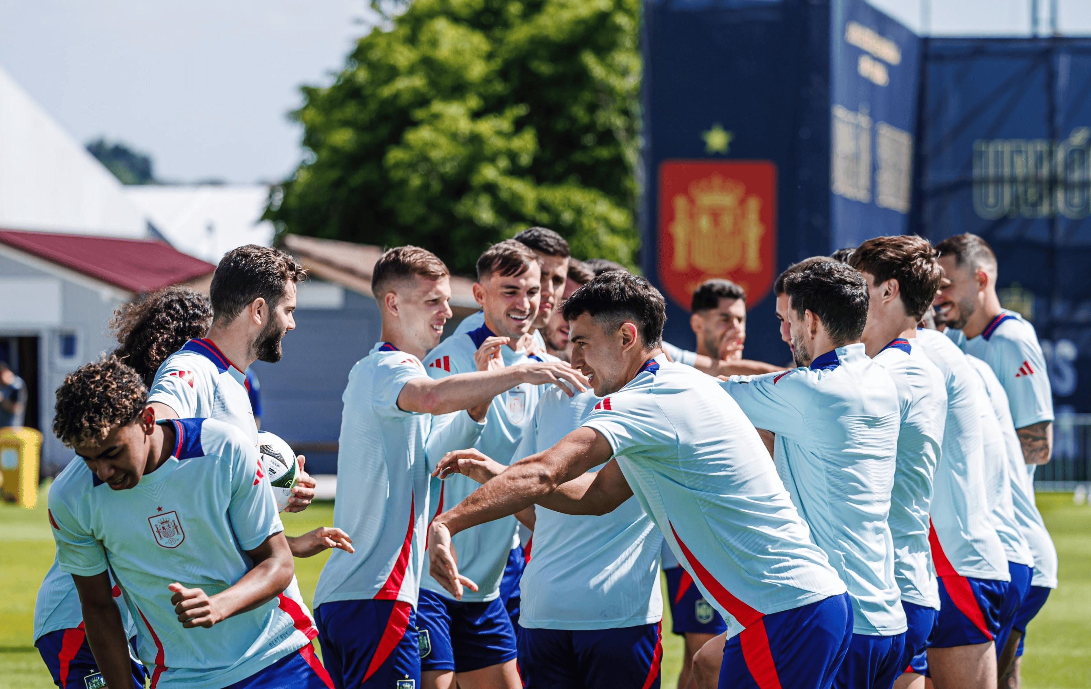 希腊击败西班牙,逼近欧洲杯资格的简单介绍 希腊击败西班牙,逼近欧洲杯资格的简单介绍