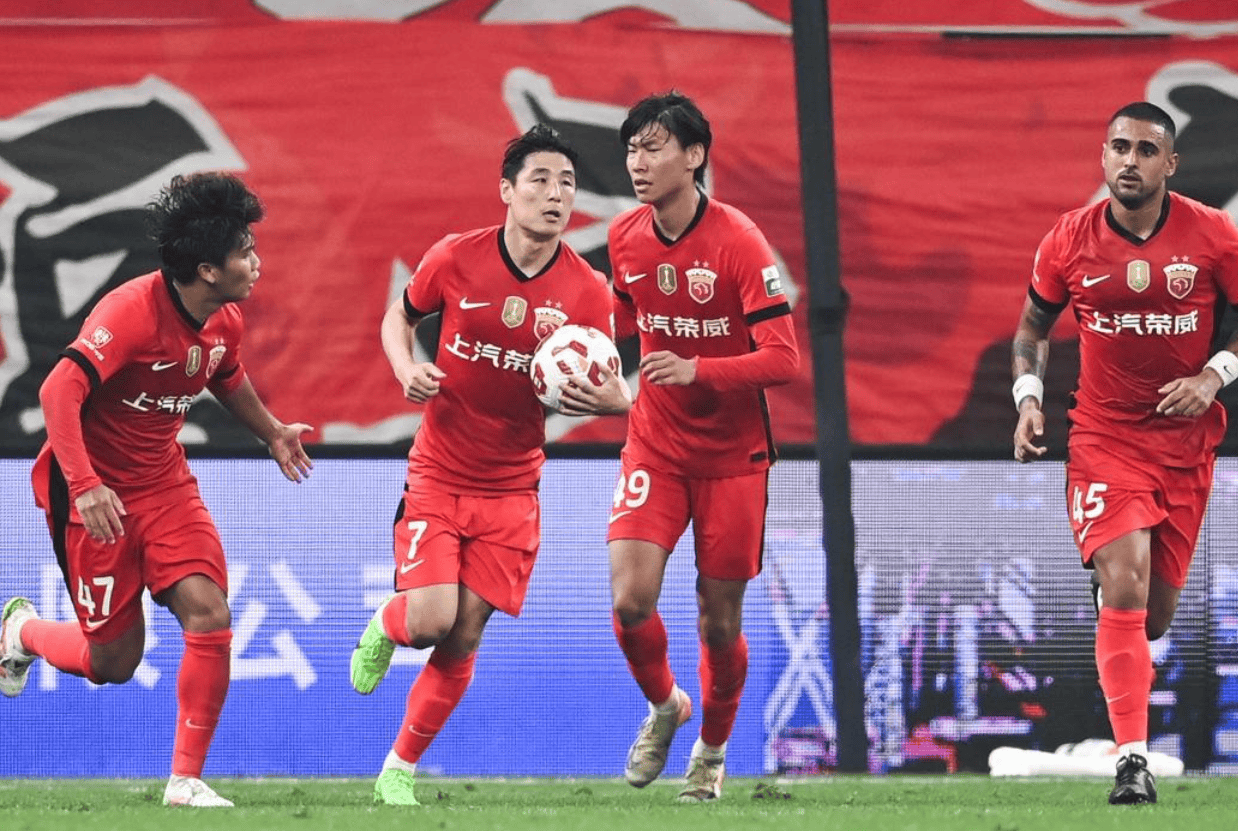 包含国安客场击败鲁能，保持与领头羊同积的词条