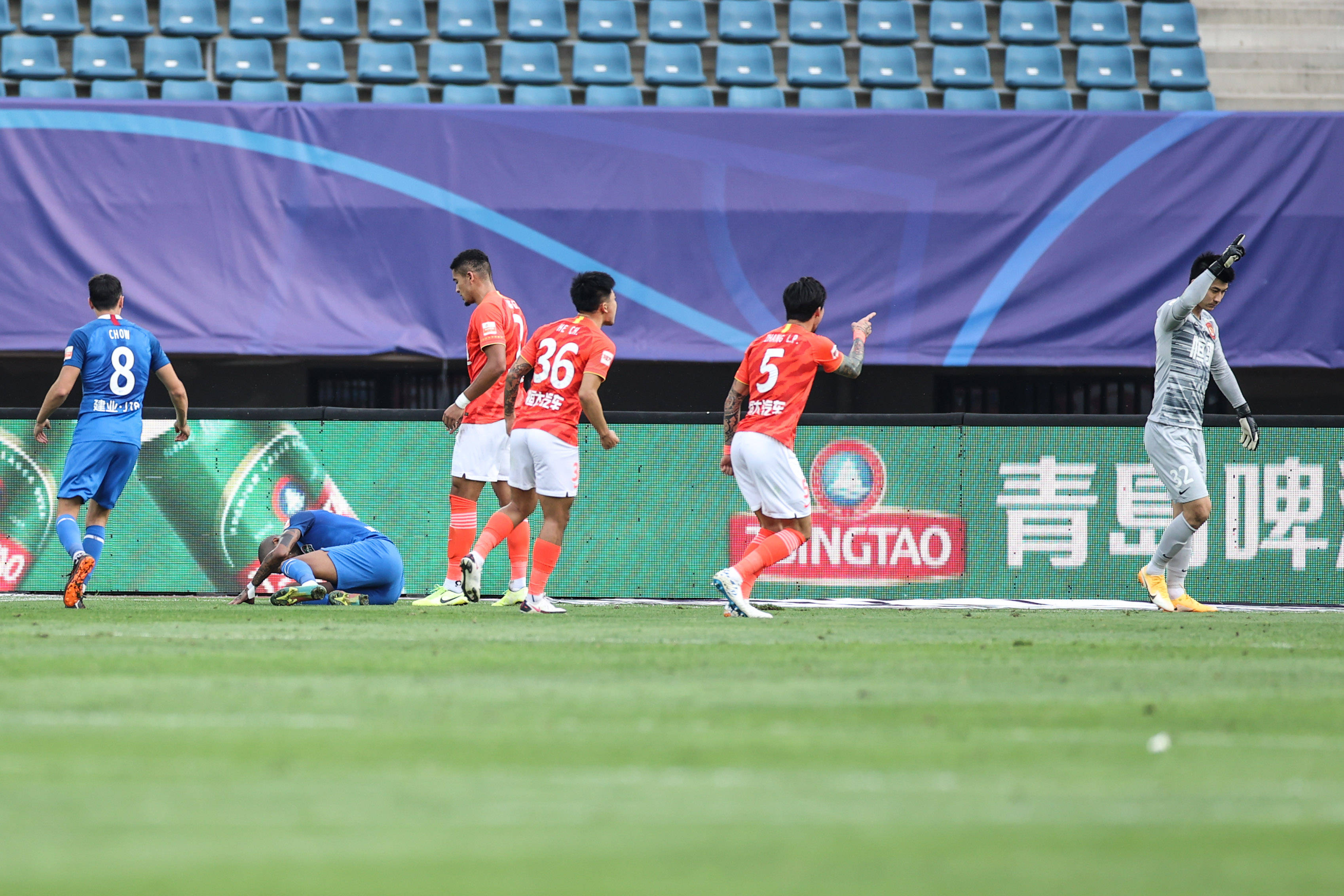 建业主场逼平恒大，保持不败记录继续前进的简单介绍