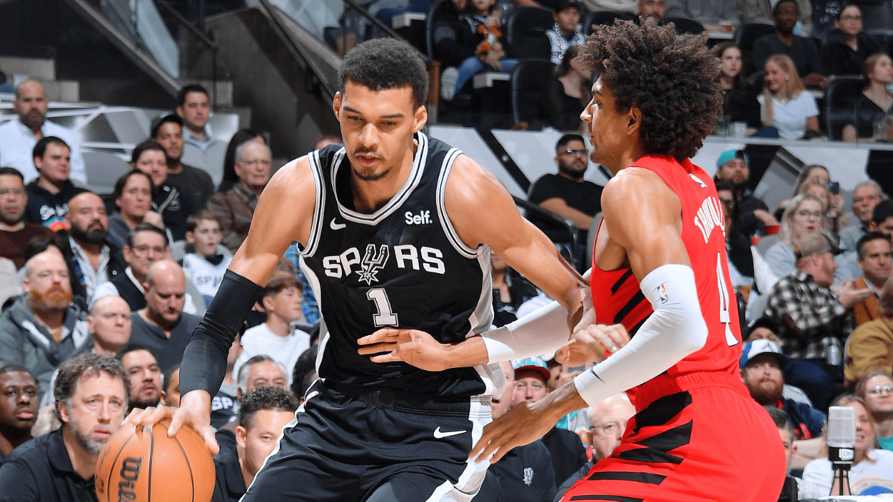 马刺逆袭开拓者,德罗赞快攻突破 马刺逆袭开拓者,德罗赞快攻突破