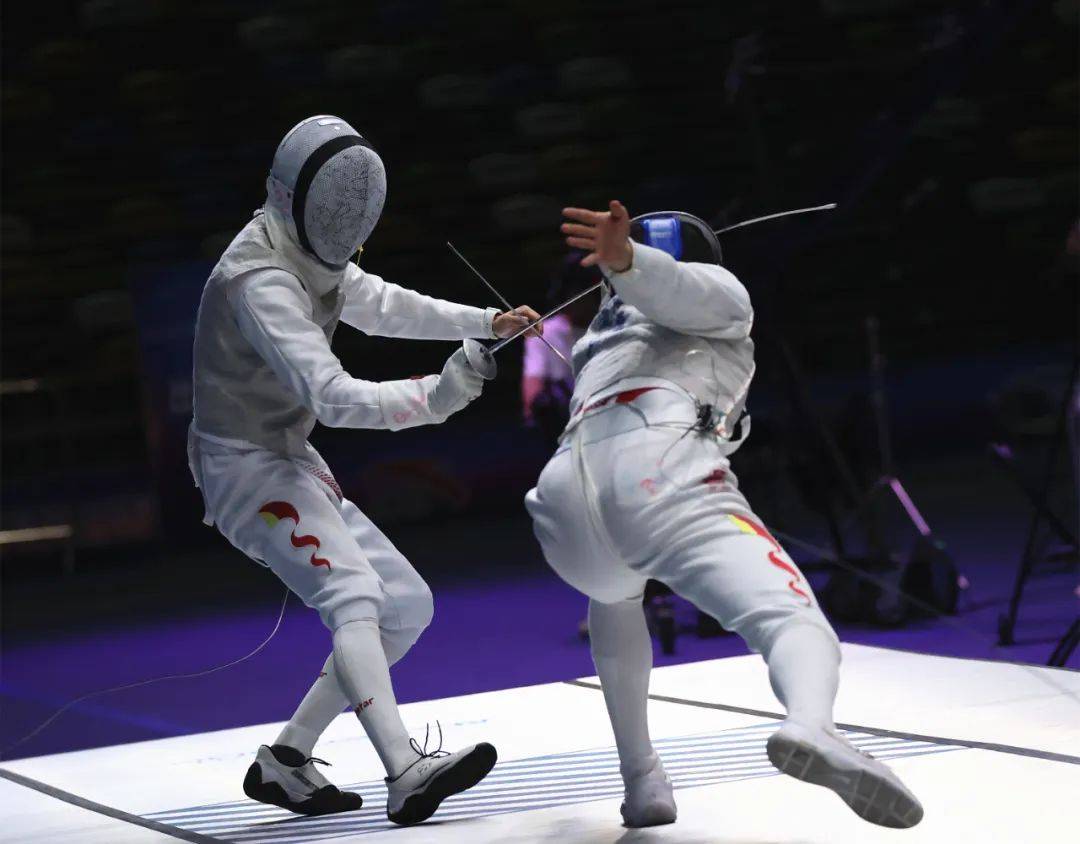 韩国击剑选手夺银,再次展现实力 韩国击剑选手夺银,再次展现实力