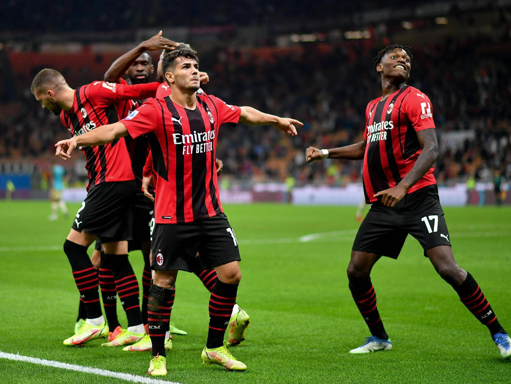 曼城在德甲中险胜AC米兰,出线形势明朗的简单介绍 曼城在德甲中险胜AC米兰,出线形势明朗的简单介绍