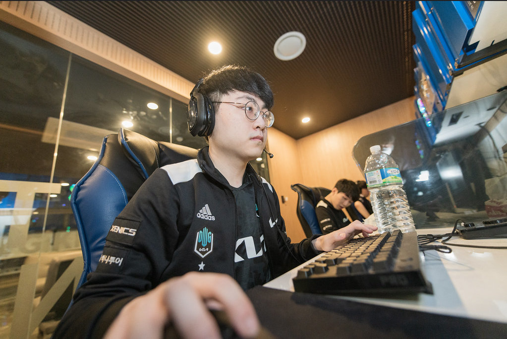 NS绝杀T1,ShowMaker完成史诗逆转入围赛3:1(釜山) NS绝杀T1,ShowMaker完成史诗逆转入围赛3:1(釜山)