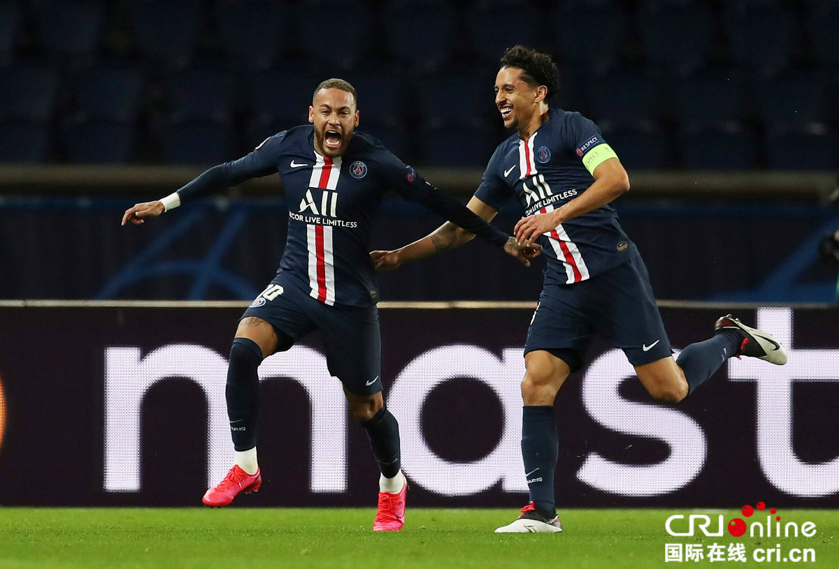 FPX力克NS，Uzi打出惊人五杀八强赛3:0（巴黎）