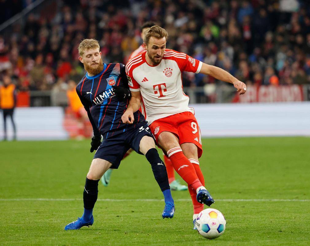 包含巴伐利亚之夜,拜仁慕尼黑轻松获胜的词条 包含巴伐利亚之夜,拜仁慕尼黑轻松获胜的词条