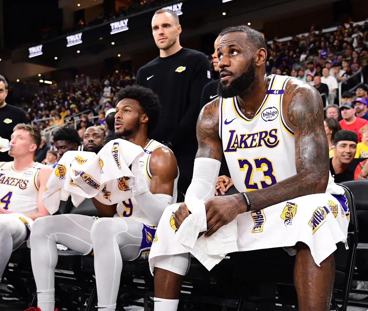 包含詹姆斯再煮助湖人大破勇士豪取赛季首胜!的词条 包含詹姆斯再煮助湖人大破勇士豪取赛季首胜!的词条