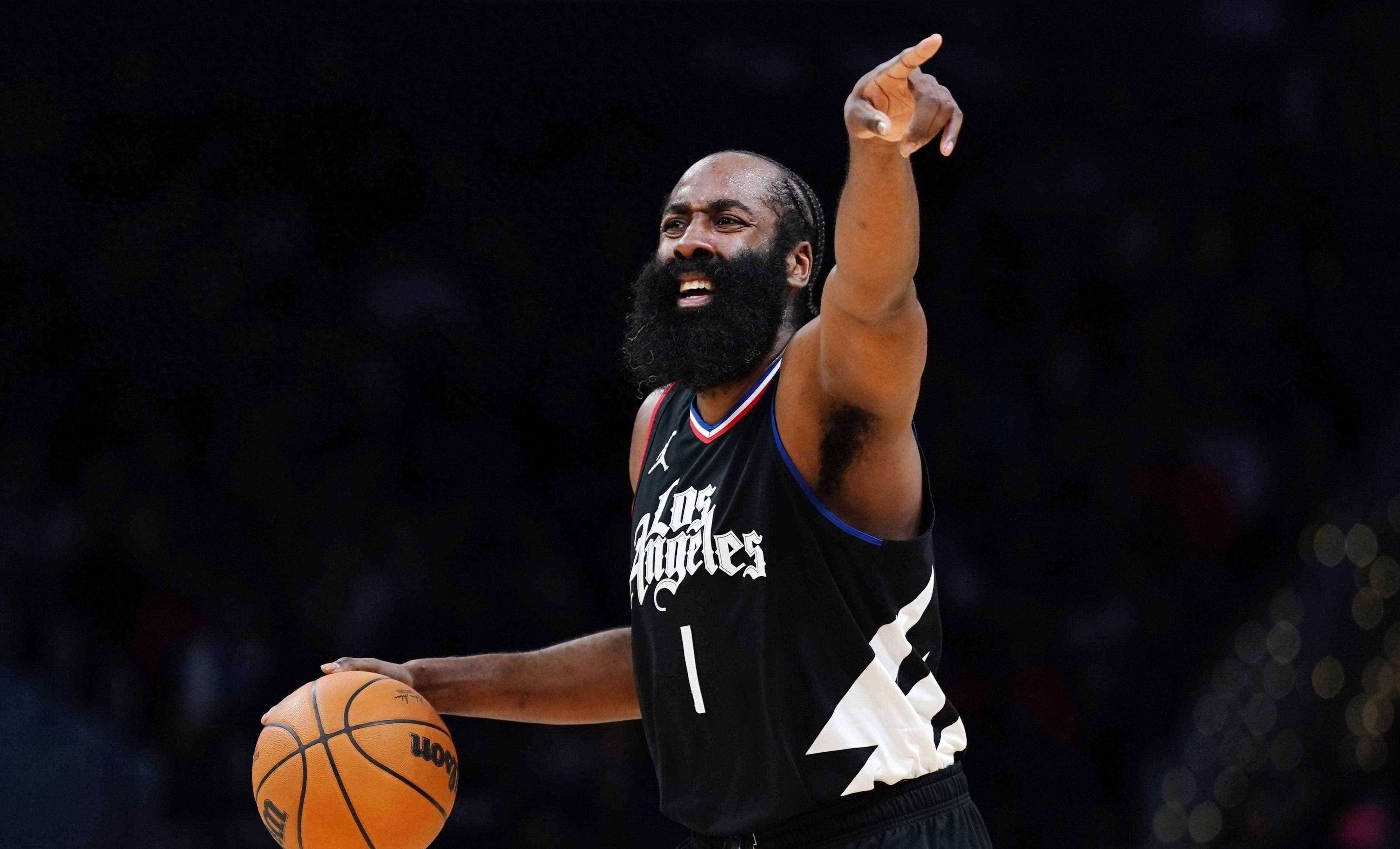 爵士强势逆转，击败马刺