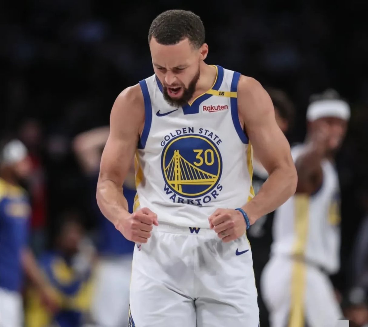 勇士带着四连胜的自信迎战开拓者 勇士带着四连胜的自信迎战开拓者