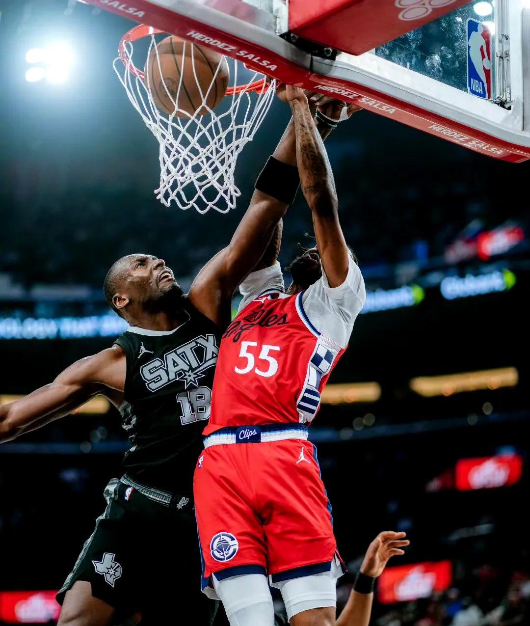 雷霆翻盘山西队,东契奇关键制胜 雷霆翻盘山西队,东契奇关键制胜