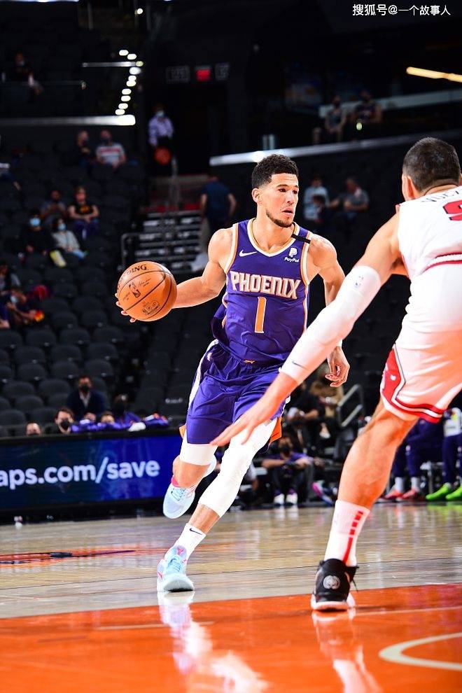 浙江队力克公牛，布克高光表现