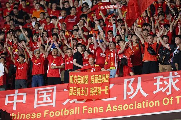 中国足球队在国际比赛中大放异彩 中国足球队在国际比赛中大放异彩