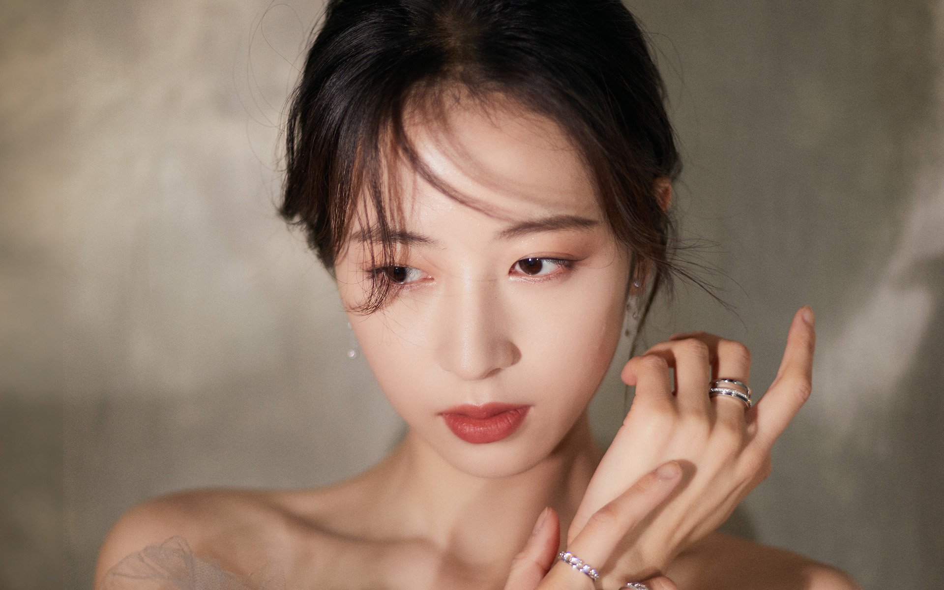 北欧风暴席卷中东，芬兰轻取伊拉克，格列兹曼化身绿茵关键先生