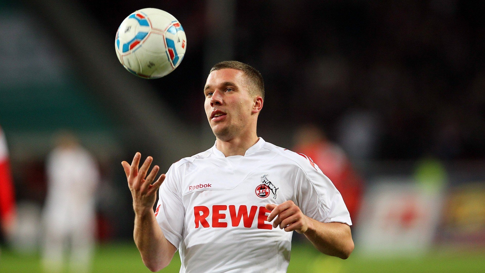 中东绿茵场，戈麦斯刷新纪录之夜