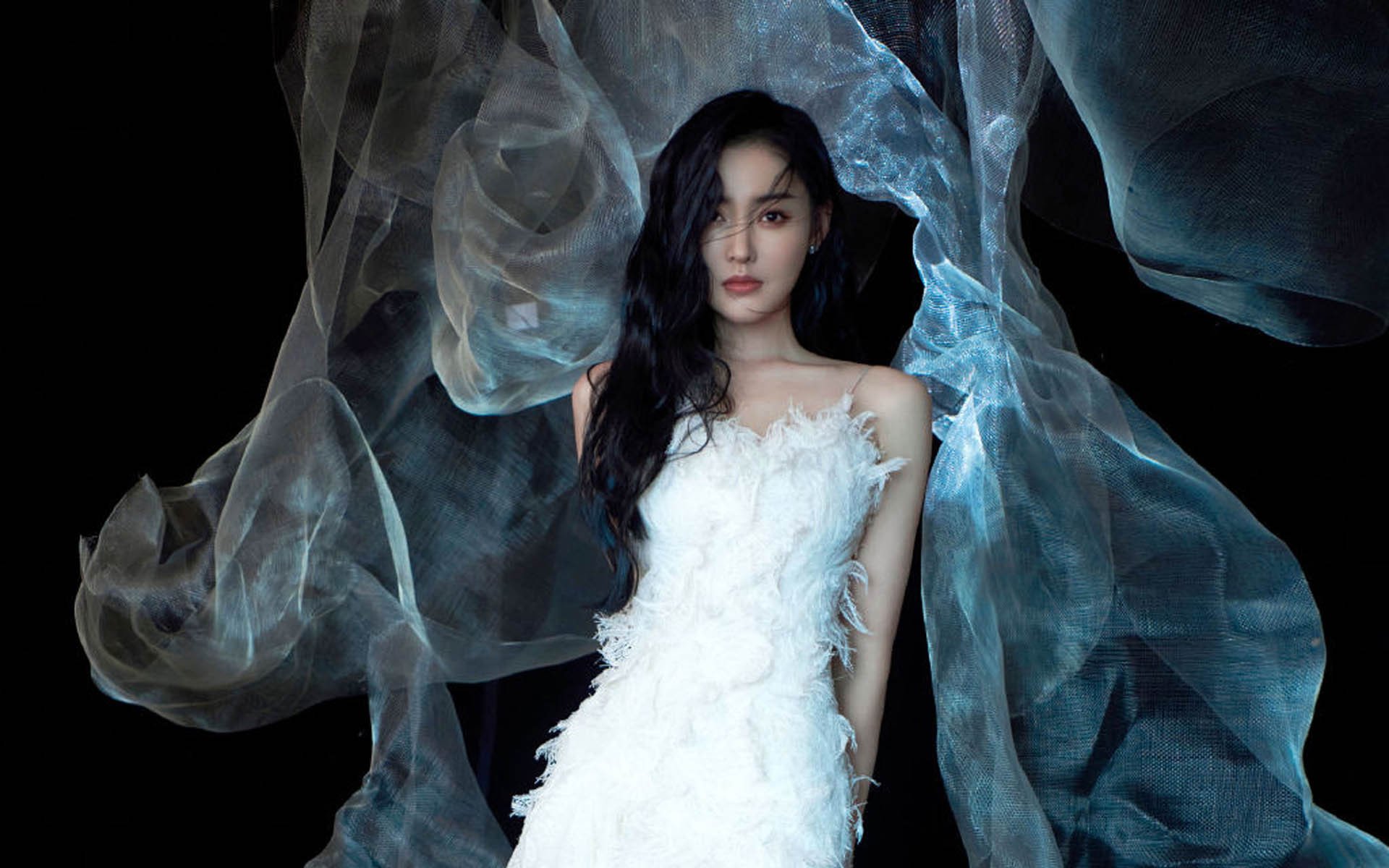 足球，在绿茵之外的回响，从国家德比到乌克兰与塞内加尔的民族叙事